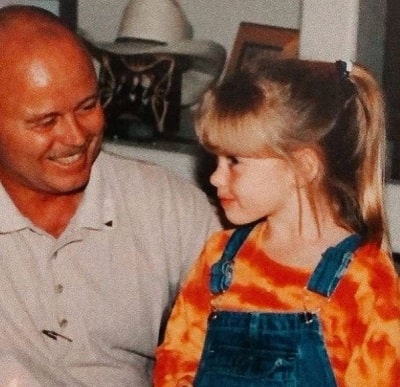 Brooke Schofield: Wiki, Age, Boyfriend, Height, Family, Biography & More 6 Brooke Schofield's childhood picture with her father