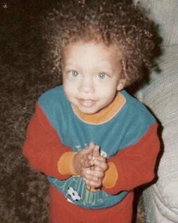 Damon J. Gillespie Wiki, Height, Age, Girlfriend, Family, Biography & More 3 Childhood photo of Damon J. Gillespie