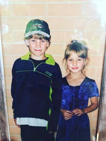 Maxmoefoe (YouTuber) Wiki, Height, Age, Girlfriend, Net Worth, Biography & More 2 Childhood photo of Maxmoefoe with his sister