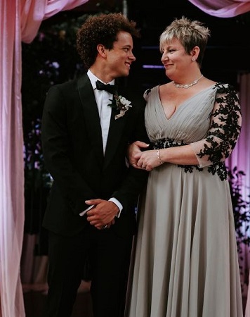Damon J. Gillespie Wiki, Height, Age, Girlfriend, Family, Biography & More 8 Damon J. Gillespie with his mother Tonya Gillespie