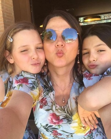 Federica Cappelletti Wiki (Paolo Rossi's Wife) Age, Kids, Biography & More 5 Federica Cappelletti with her daughters