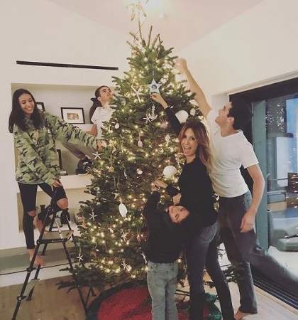 Jacy Nittolo Wiki, Age, Husband, Net worth, Family, Biography & More 7 Jacy Nittolo celebrating Christmas with her children