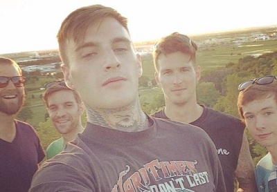 Johnny Stevens Wiki, Age, Height, Wife, Net worth, Family, Biography & More 6 Johnny Stevens with his brother Elijah in Sioux city.