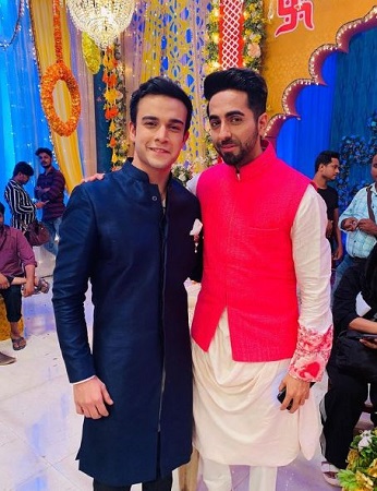 Krishna Kaul Wiki, Height, Age, Girlfriend, Family, Biography & More 19 Krishna Kaul with his favorite actor Ayushmann Khurrana