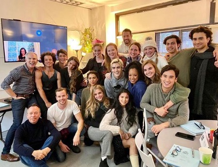 Kylie Jefferson Wiki, Height, Age, Boyfriend, Family, Biography & More 5 Kylie Jefferson with the cast of Tiny Pretty Things
