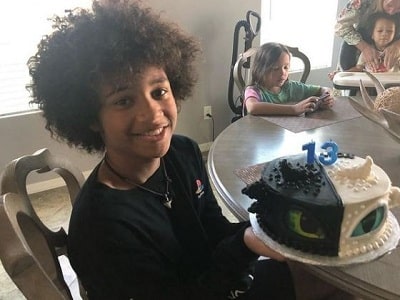 Lyon Daniels: Wiki, Age, Height, Family, Biography & More 14 Lyon Daniels' Birthday cake in the theme of his favorite movie 'How to train Your Dragon'