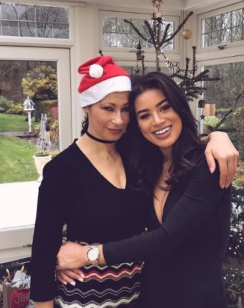 Montana Brown Wiki, Height, Age, Boyfriend, Family, Biography & More 8 Montana Brown with her mother