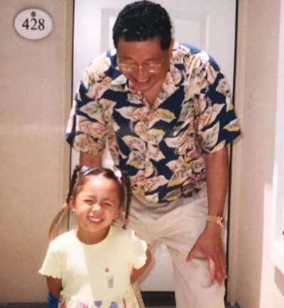 Montana Yao: Wiki, Age, Husband, Height, Family, Biography & More 20 Montana Yao's childhood picture with her father Paul Yao