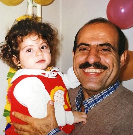 Nazanin Kavari Wiki, Height, Age, Husband, Family, Biography & More 2 Nazanin Kavari's childhood photo with her dad Baba Kavari