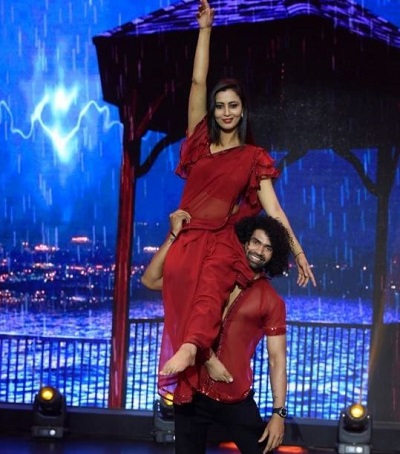 Neha Gowda Wiki, Age, Husband, Caste, Family, Biography & More 10 Neha Gowda participated in Colors Kannada Dance Reality Show 'Takadhimita '