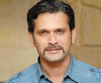 Mum Bhai (Altbalaji) Cast, Actors & Crew 4 Sameer Dharmadhikari