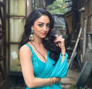 Mum Bhai (Altbalaji) Cast, Actors & Crew 3 Sandeepa Dhar