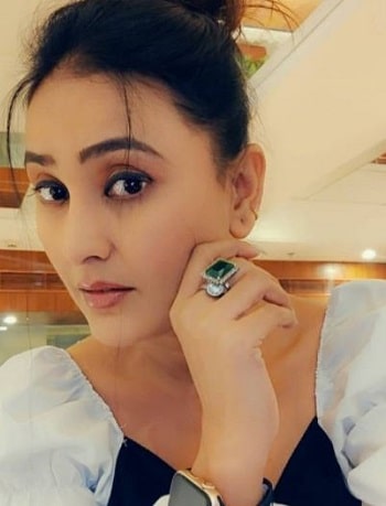May I Come In Madam (Life Ok) Actors, Cast & Crew 4 Sapna Sikarwar
