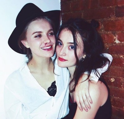 Sarah Pidgeon is a good friend of Hadley Robinson