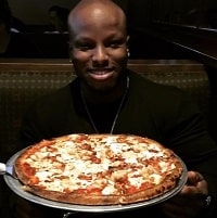 Shaun Clarida Height, Weight, Age, Wife, Family, Biography & More 14 Shaun Clarida loves to eat Pizza