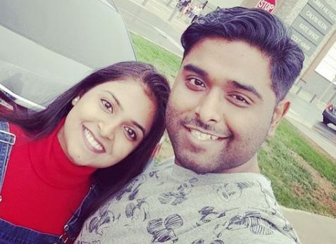 Sonal Kaushal (Voice Artist) Wiki, Age, Husband, Family, Biography & More 7 Sonal Kaushal with elder brother , Vikas Kaushal
