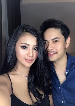 Tania Ayu Siregar with her best friend