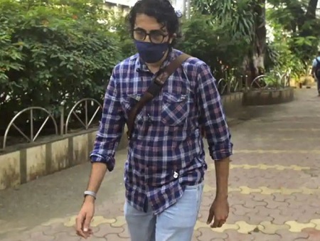 Vikas Khanchandani Wiki, Age, Wife, Net worth, Family, Biography & More 3 Vikas Khanchandani arrested by Police for rating scam