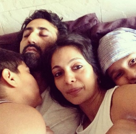 Vikas Khanchandani Wiki, Age, Wife, Net worth, Family, Biography & More 9 Vikas Khanchandani with his wife and kids