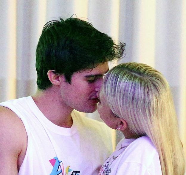 Alli Simpson Wiki, Height, Age, Boyfriend, Net worth, Biography & More 8 Alli Simpson captured with her boyfriend Mitchell Bourke