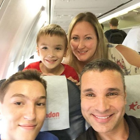 Amir Tsarfati Wiki, Age, Wife, Net worth, Family, Biography & More 9 Amir Tsarfati with family