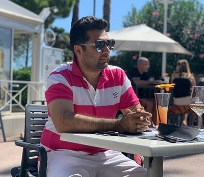 Amit Kapoor Wiki (Aamna Sharif's Husband) Age, Kids, Biography & More 3 Amit Kapoor was born into a family of producers.