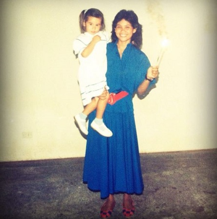 Khalyla Kuhn: Wiki, Height, Age, Husband, Net worth, Biography & More 18 An old photo of Khalyla Kuhn with her mom Marites Kuhn