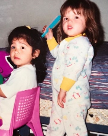 Anna Monroe's childhood photo with her sibling