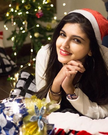 Ashi Khanna Wiki, Age, Height, Boyfriend, Net worth, Biography & More 2 Ashi Khanna wiki