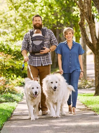Ben Napier: Wiki, Biography, Age, Net worth, Wife, Children, Family, Height, Weight & More 17 Ben and Erin Napier with their dogs and daughter Helen Napier