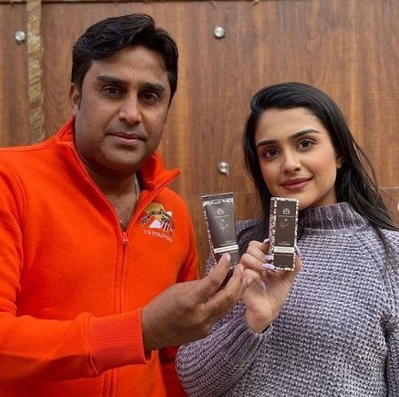 Bhavna Choudhary Wiki, Height, Age, Boyfriend, Net worth, Biography & More 8 Bhavna Choudhary with her father Rohit Choudhary