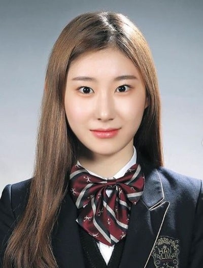 Chaeryeong's Yearbook Picture