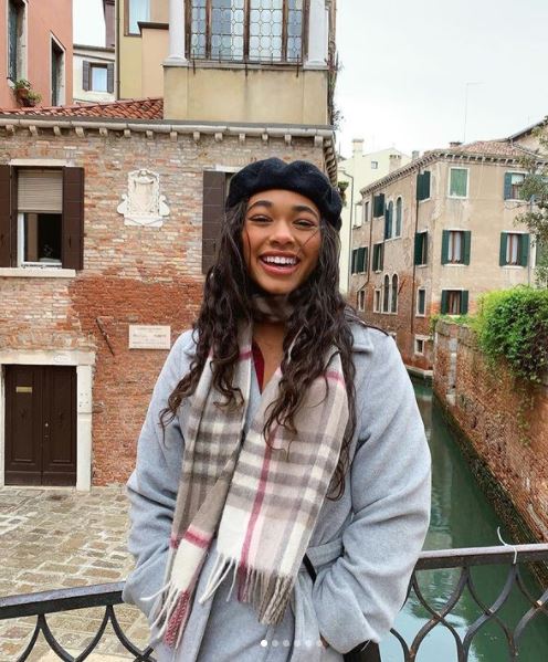 Chandler Kinney Wiki, Height, Age, Boyfriend, Family, Biography & More 9 Chandler Kinney during her trip in Italy