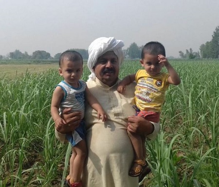 Naresh Tikait (Rakesh Tikait's Brother) Wiki, Age, Wife, Net worth, Biography & More 15 Chaudhary Naresh Tikait with his grandsons