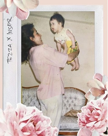 Childhood photo of Gamze Er&ccedil;el with her mom Aylin Er&ccedil;el