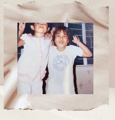 Meryll Soriano Age, Height, Husband, Net worth, Family, Biography & More 4 Childhood photo of Meryll Soriano with her friend