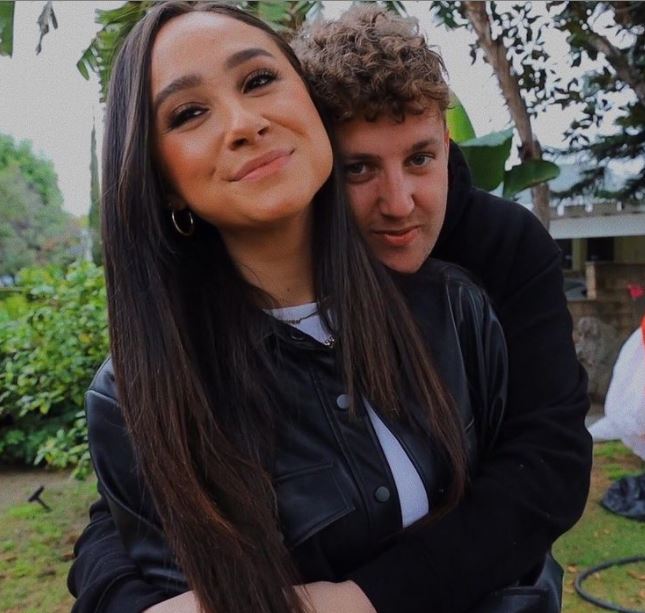 Corey La Barrie: Age, Height, Girlfriend, Death, Biography, Family & More 10 Corey La Barrie and his best friend Franny Arrieta.