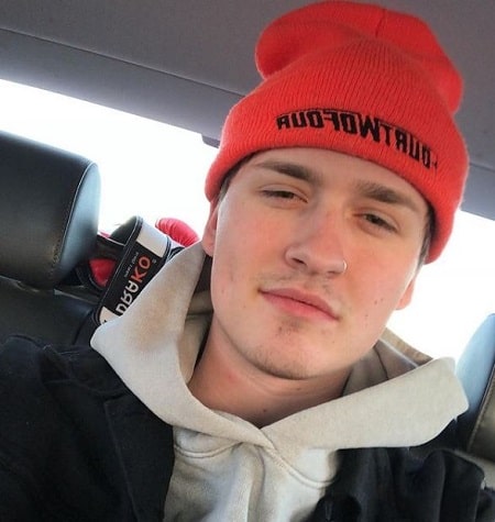 Crawford Collins Age, Height, Girlfriend, Net worth, Family, Biography & More 16 Crawford Collins loves skateboarding and longboarding.