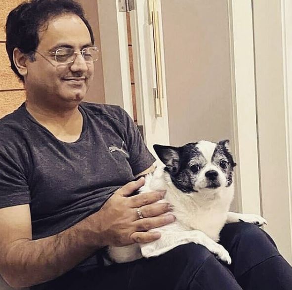 Dr. Vikas Divyakirti (IAS) Wiki, Age, Wife, Net worth, Family, Biography & More 13 Dr. Vikas Divyakirti with his pet