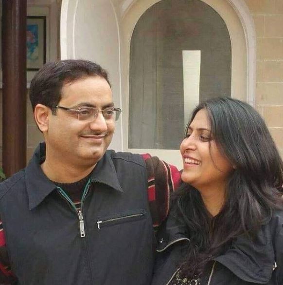 Dr. Vikas Divyakirti (IAS) Wiki, Age, Wife, Net worth, Family, Biography & More 5 Dr. Vikas Divyakirti with his wife