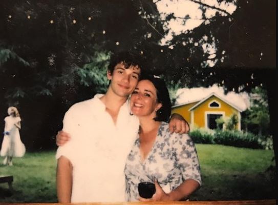 Eli Brown Wiki, Height, Age, Net worth, Girlfriend, Family, Biography & More 4 Eli Brown with his mother
