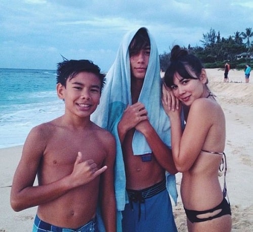 Evan Mock Wiki, Height, Age, Net worth, Girlfriend, Biography & More 9 Evan Mock with his siblings
