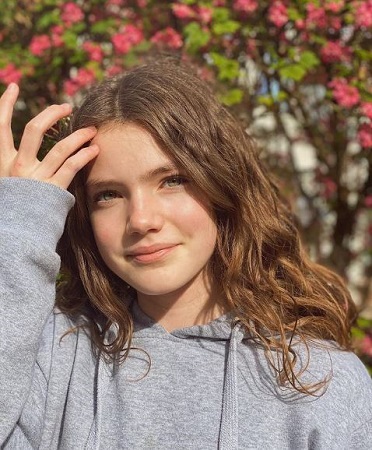 Florence Hunt Wiki, Height, Age, Net worth, Family, Biography & More 3 Florence Hunt wiki