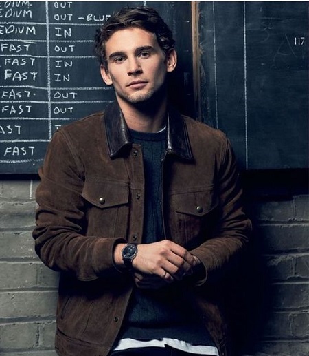 Freddie Thorp: Height, Age, Girlfriend, Family, Net worth, Biography & More 5 Freddie Thorp's beautiful blue eyes make women weak in the knees.