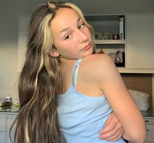 Gabs Lewitton is a popular TikTok personality and Internet Star.
