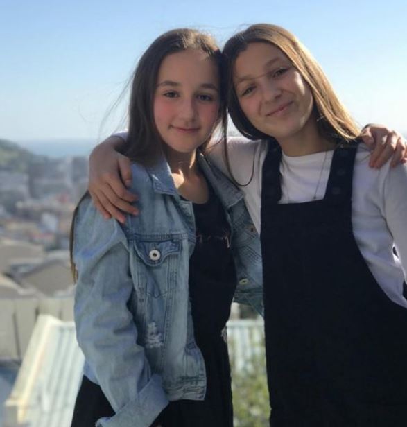 Gabs Lewitton with friend Bella Widan