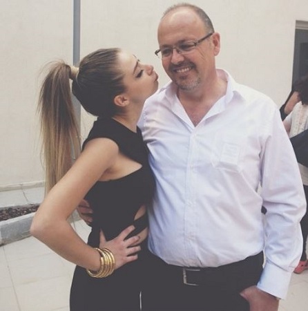Gamze Er&ccedil;el with her dad Kaya Er&ccedil;el