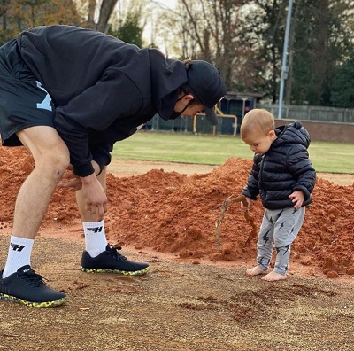 Hayes Grier: Age, Height, Girlfriend, Net worth, Family, Biography & More 14 Hayes Grier playing with kid