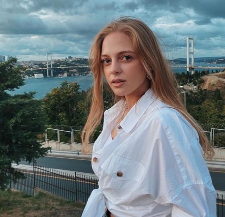Ipek Filiz Yazici Height, Weight, Age, Boyfriend, Biography, Family & Wiki 3 Ipek Filiz Yazici's acting career began when she was just 15 years old.