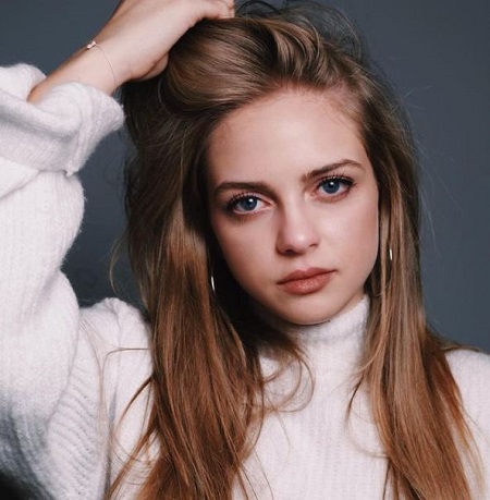 Ipek Filiz Yazici Height, Weight, Age, Boyfriend, Biography, Family & Wiki 5 Ipek Filiz Yazici's deep, blue eyes are captivating and beautiful.